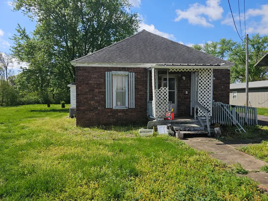 607 Filbert Street, Odin, IL 62870 - #3