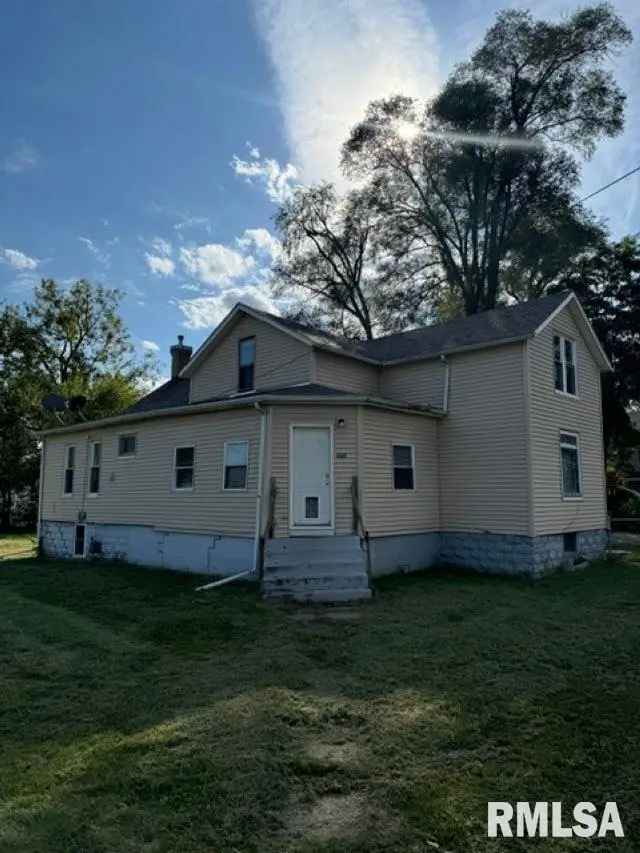 604 W 2nd Avenue, Milan, IL 61264 - #1