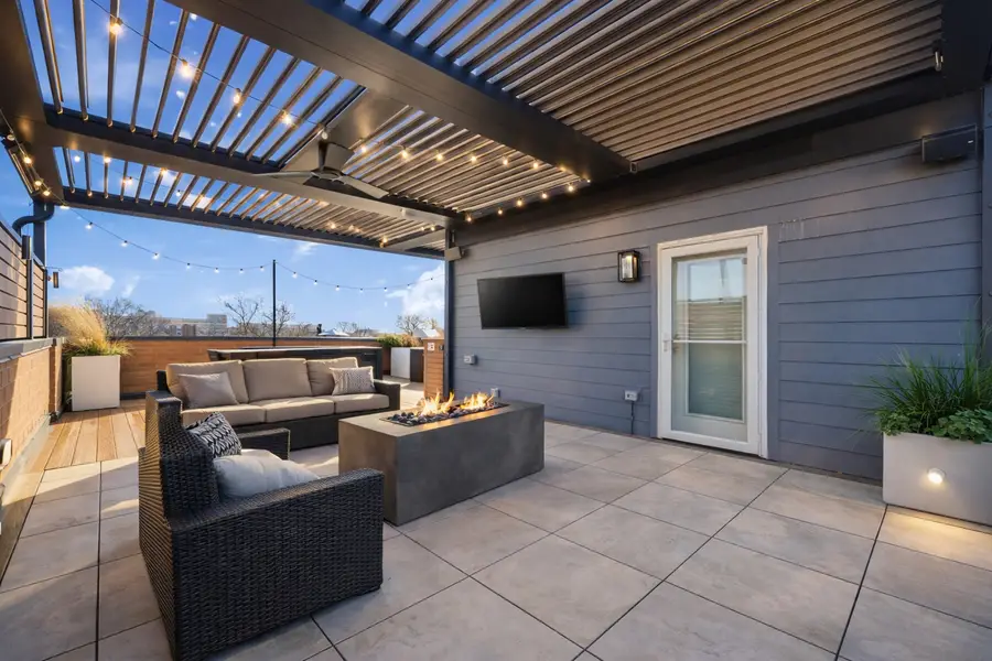 1042 W Altgeld Street #3, Chicago, IL 60614 - #2