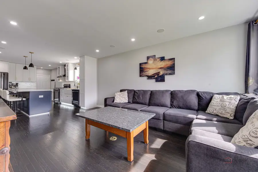 7745 N Nora Avenue, Niles, IL 60714 - #2