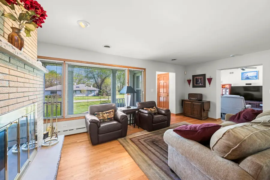 1521 Dun Lo Drive, Arlington Heights, IL 60004 - #2