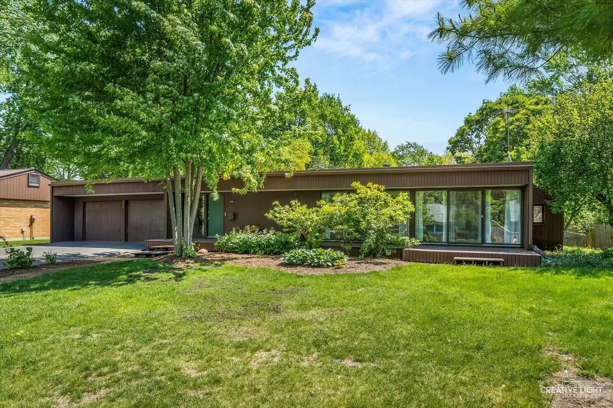426 N Kingsway Drive, Aurora, IL 60506 - #1