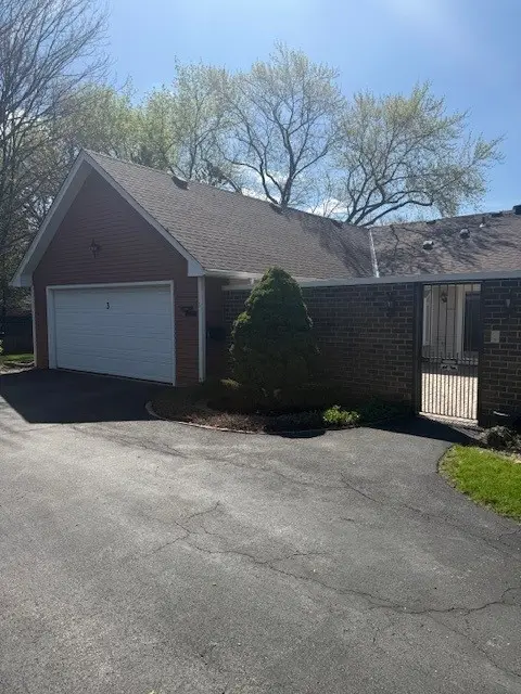 3 Calchester On Auburn Road, Rolling Meadows, IL 60008