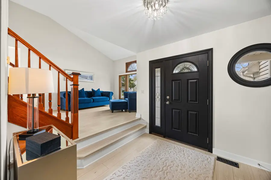 547 Newberry Drive, Elk Grove Village, IL 60007 - #3