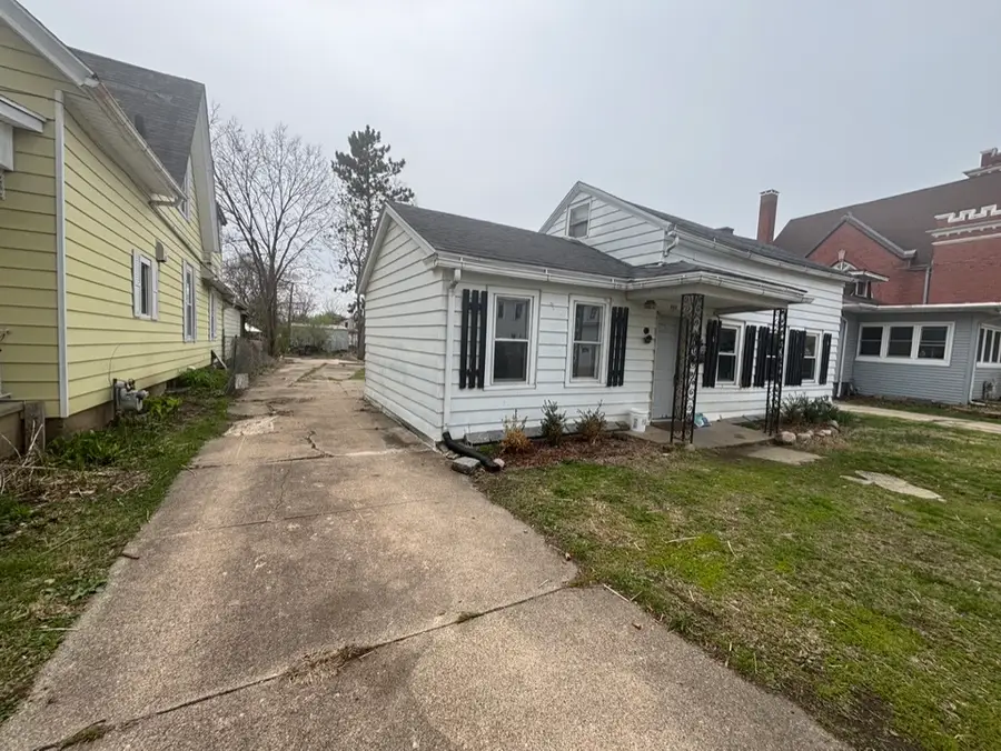 639 W Madison Street, Ottawa, IL 61350 - #2