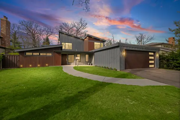 344 E Witchwood Lane, Lake Bluff, IL 60044