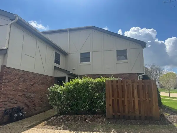 842 Bristol Drive #842, Barrington, IL 60010