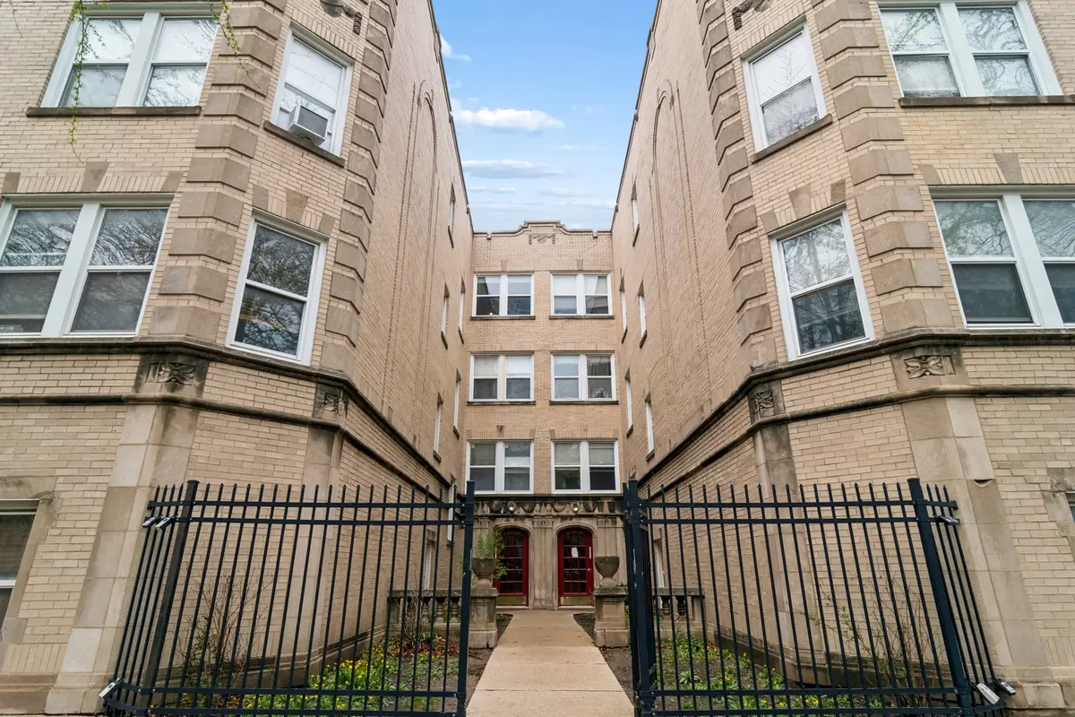 2320 W Rosemont Avenue #3, Chicago, IL 60659 - #1