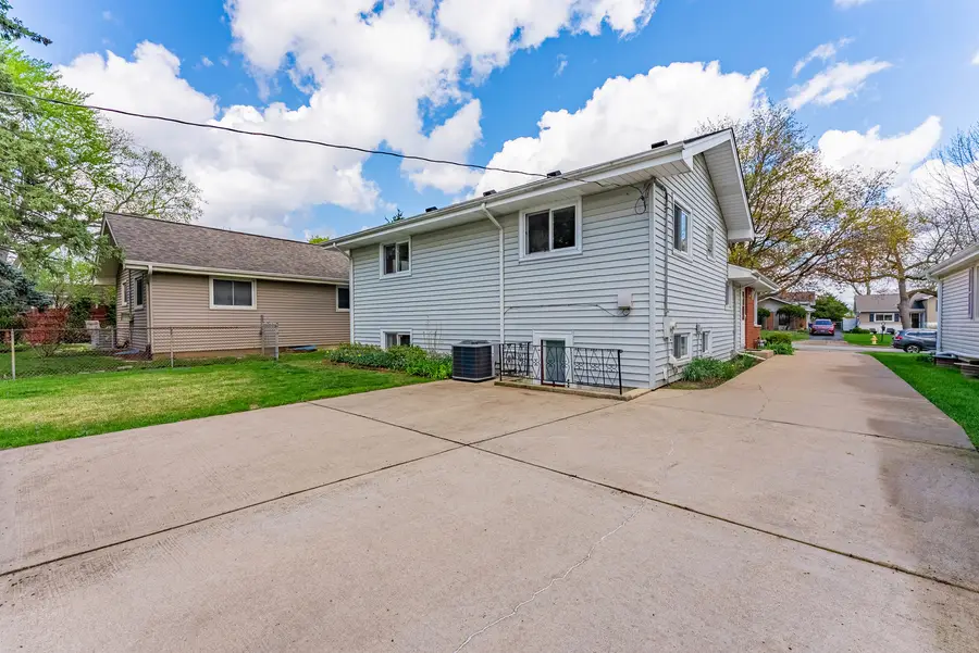 228 S Milton Avenue S, Glen Ellyn, IL 60137 - #3