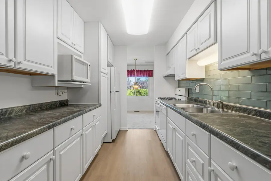 6818 Roberts Drive #3, Woodridge, IL 60517 - #2