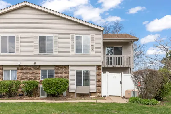 9E Fernwood Drive, Bolingbrook, IL 60440
