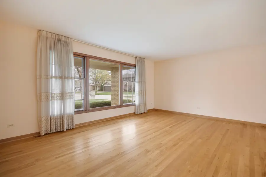 1274 Biscayne Drive, Elk Grove Village, IL 60007 - #2