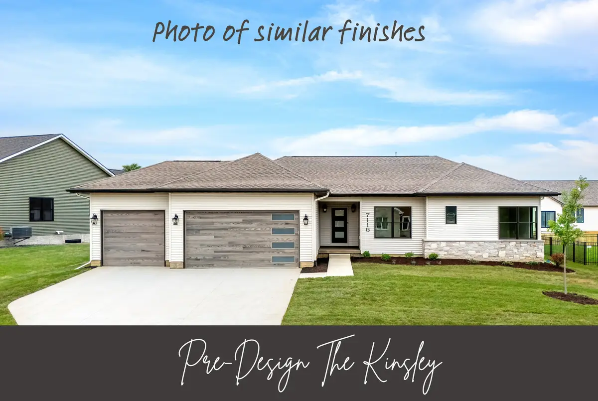 208 N 15th Street, Le Claire, IA 52753 - #1