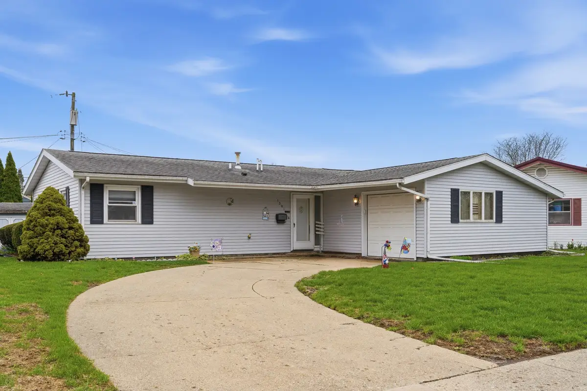 1201 Long Court, Sterling, IL 61081 - #1