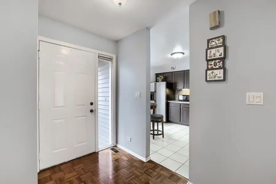 1092 Pinetree Circle N, Buffalo Grove, IL 60089 - #3