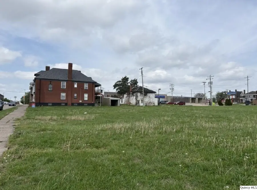 839 Vermont St, Quincy, IL 62301 - #2