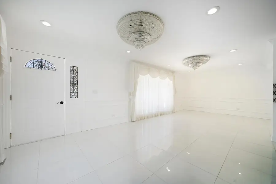 606 S Arlington Heights Road, Arlington Heights, IL 60005 - #2