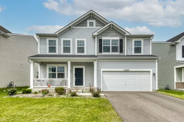 1320 Spencer Lane, South Elgin, IL 60177
