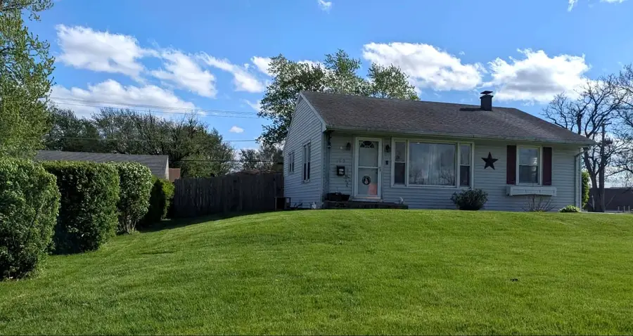 105 E Indiana Street, Momence, IL 60954 - #2
