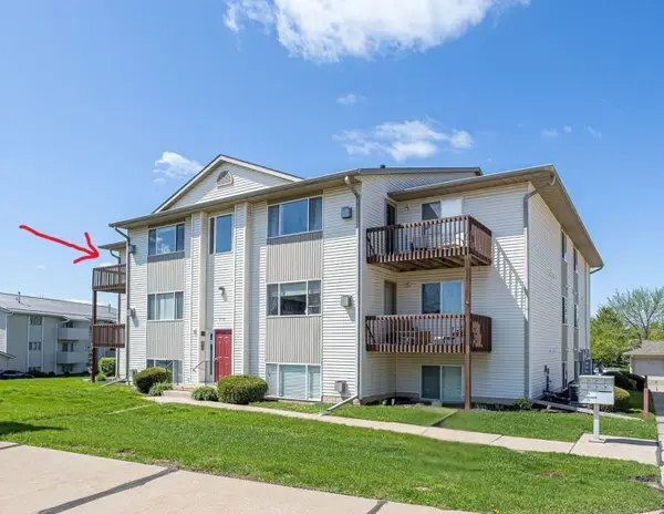 4186 Fairview Drive #9, Bettendorf, IA 52722