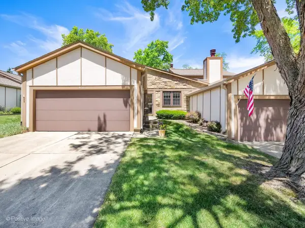 1039 Oakview Drive, Wheaton, IL 60187