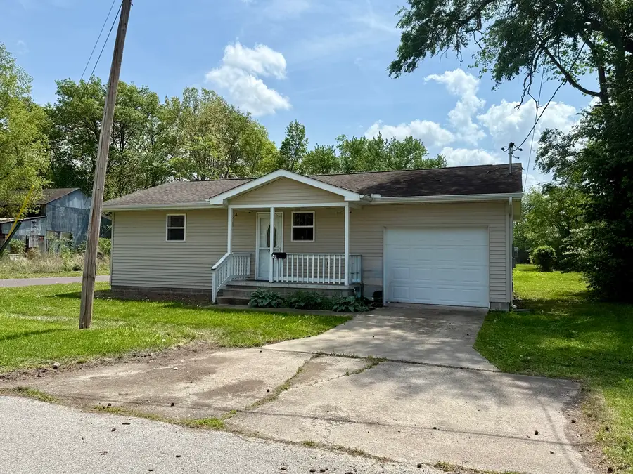 408 E Clark Street, West Frankfort, IL 62896 - #2