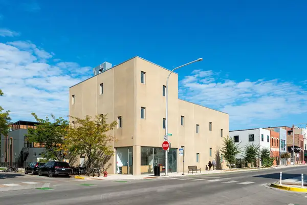 2054 W Grand Avenue, Chicago, IL 60612