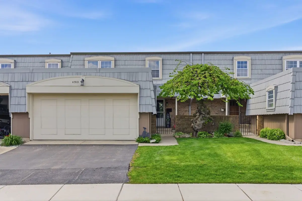670 Versailles Circle #D, Elk Grove Village, IL 60007 - #1