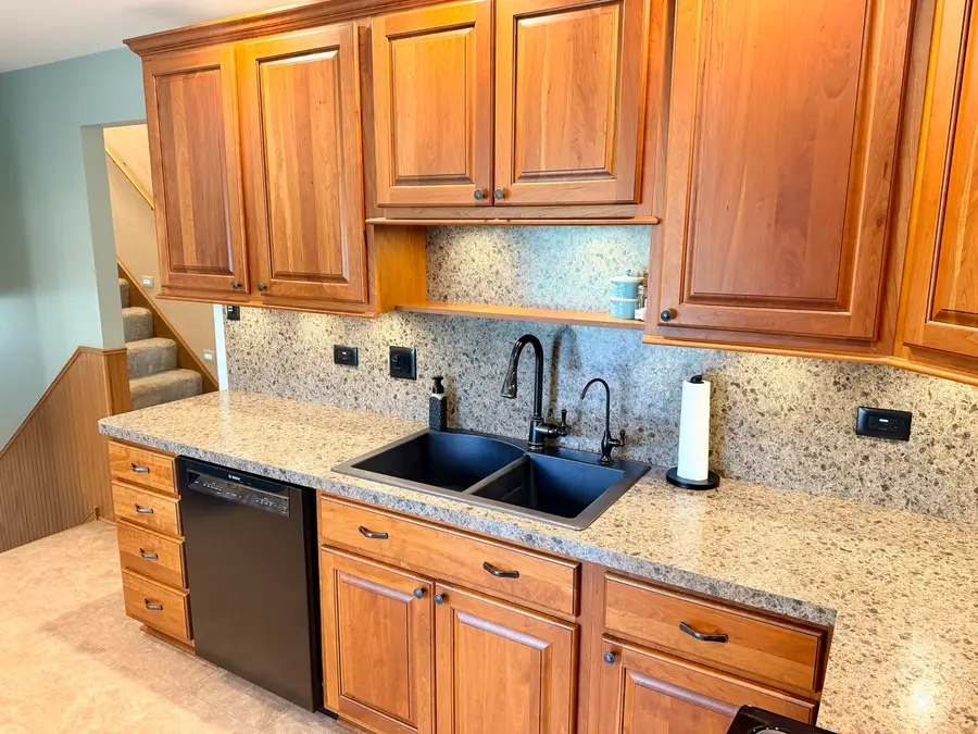 14221 Kilbourne Avenue, Crestwood, IL 60418 - #3