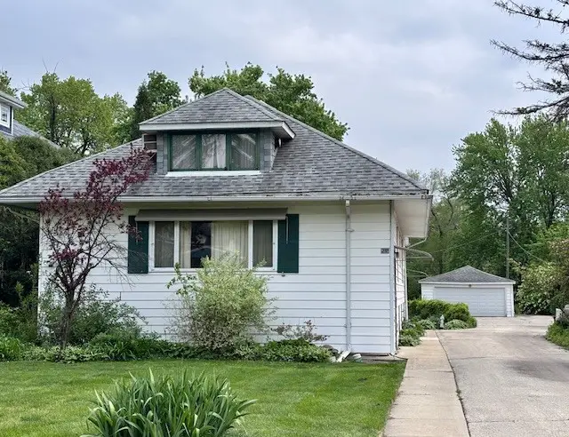 377 Blackhawk Road, Riverside, IL 60546 - #1
