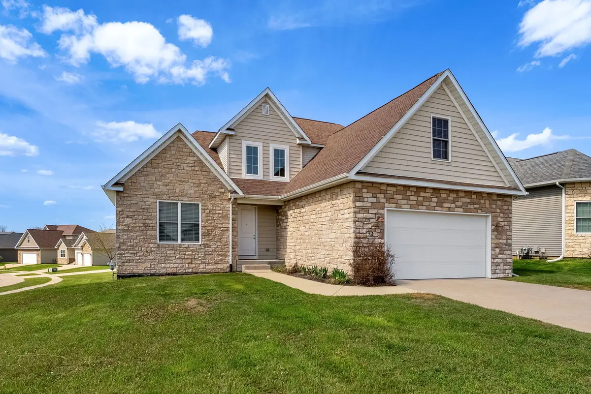 92 Cobblestone Lane, Le Claire, IA 52753 - #1
