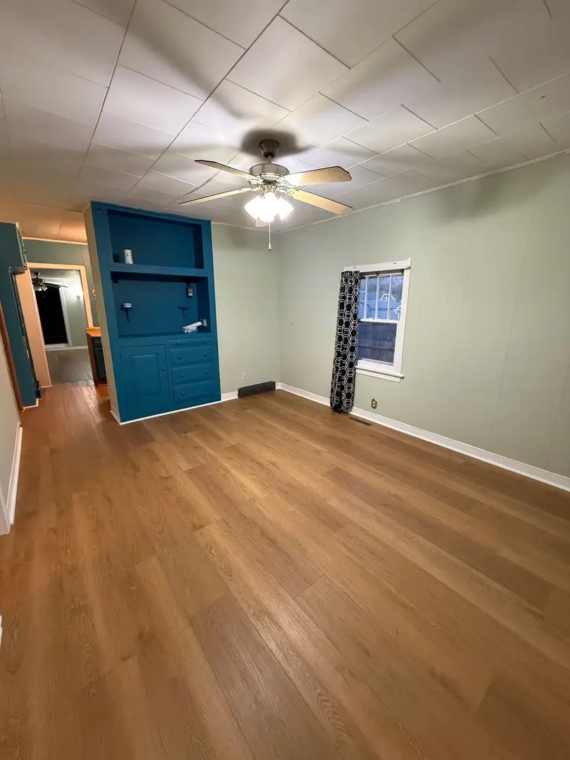 413 1/2 S Park Street, Kewanee, IL 61443 - #3