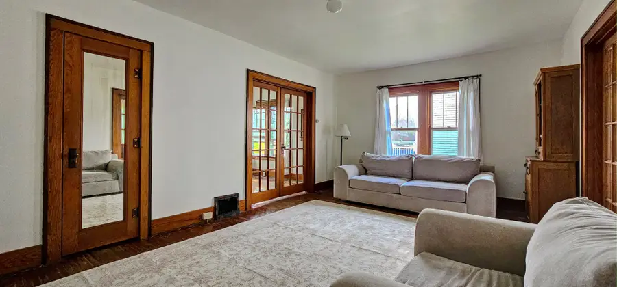 511 College Avenue, Dixon, IL 61021 - #2