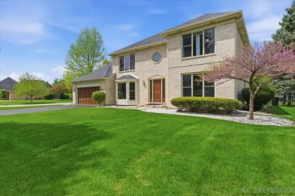 301 Stoneleigh Lane, Oswego, IL 60543