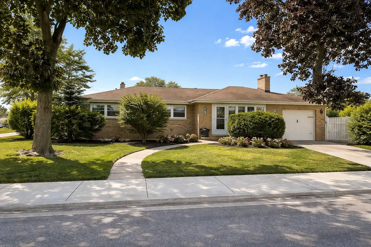 5500 Harvard Terrace, Skokie, IL 60077 - #1