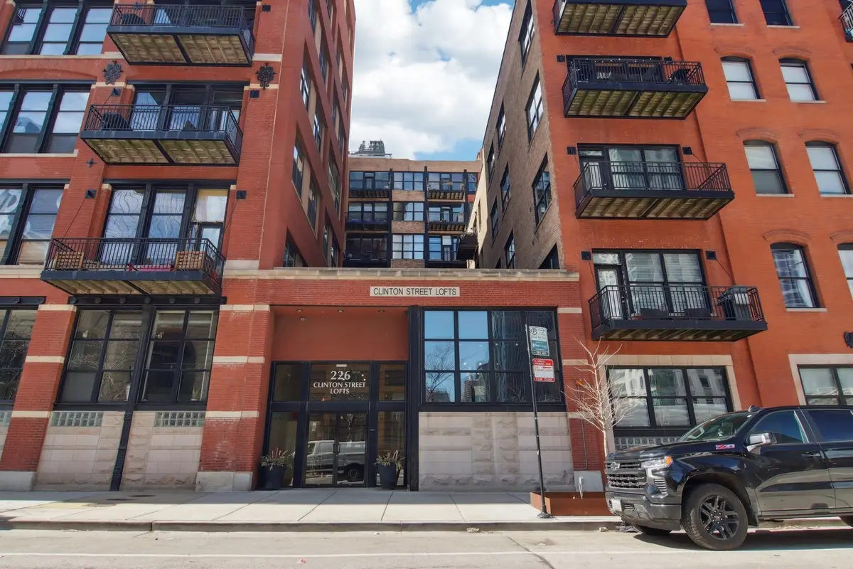 226 N Clinton Street #216, Chicago, IL 60661 - #1