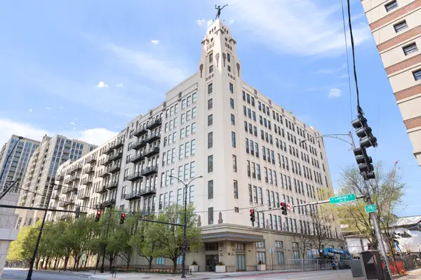 758 N Larrabee Street #310, Chicago, IL 60654