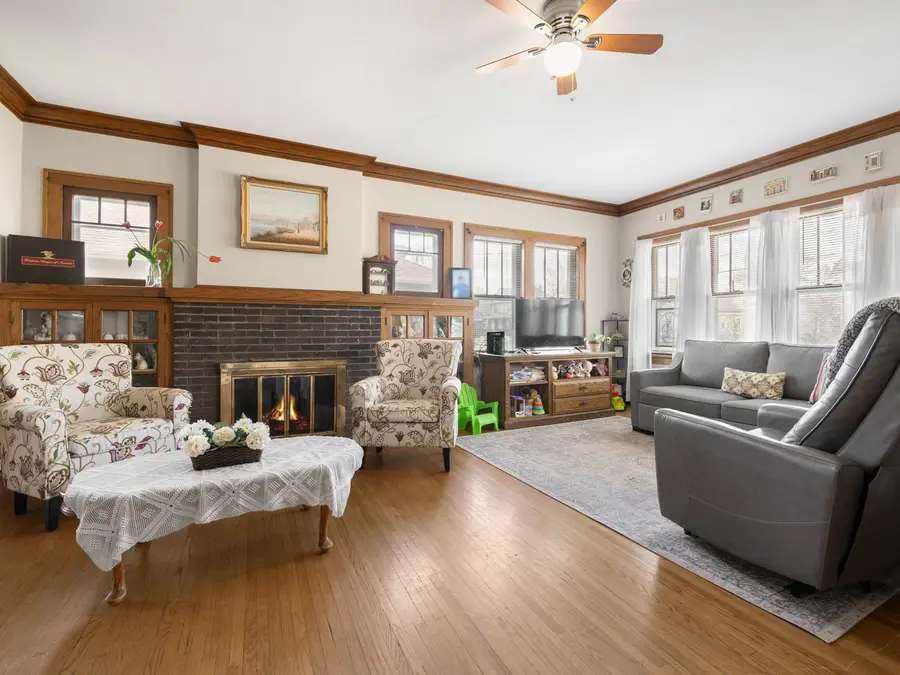 25 N Worth Avenue, Elgin, IL 60123 - #3