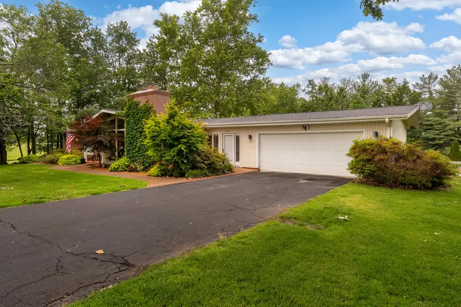 325 Country Club Lane, Harrisburg, IL 62946 - #2