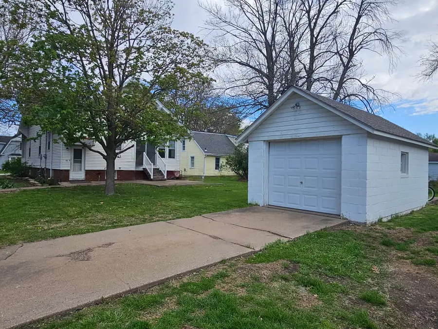 602 NE 2nd Street, Aledo, IL 61231 - #3