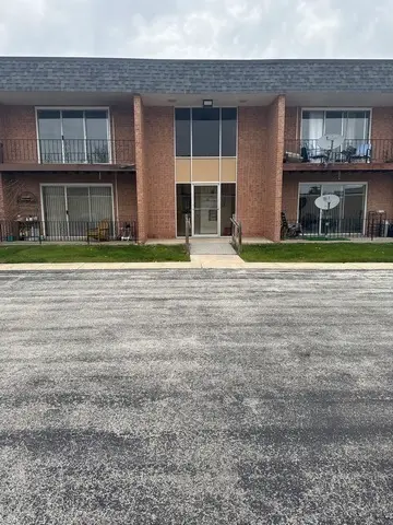 18340 Cherry Creek Drive #7, Homewood, IL 60430