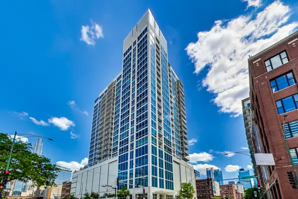 757 N Orleans Street #909, Chicago, IL 60654