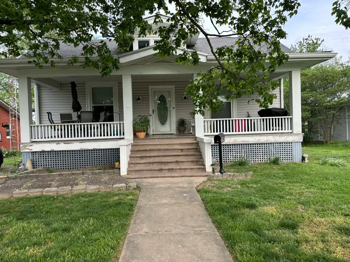 507 S Washington Street, McLeansboro, IL 62859 - #1
