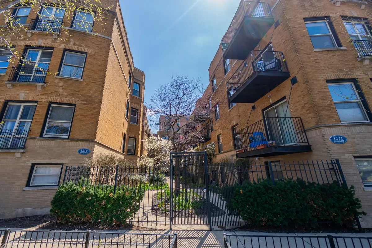 1231 W Greenleaf Avenue #2, Chicago, IL 60626 - #1