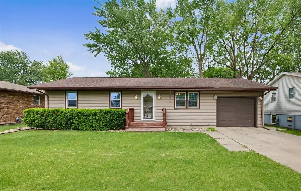 816 N Mohave Drive, Pontiac, IL 61764 - #1