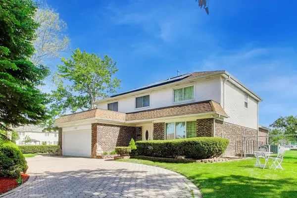 1631 E Greenwood Drive, Mount Prospect, IL 60056