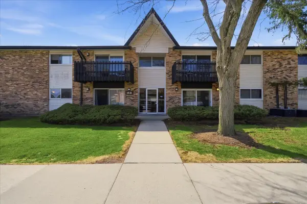 14B Kingery Quarter #108, Willowbrook, IL 60527