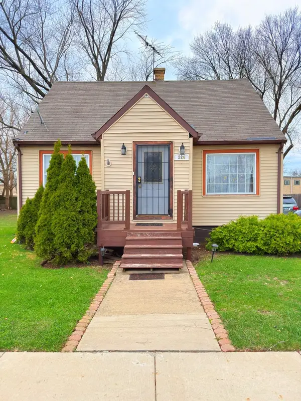 224 N Wolf Road, Wheeling, IL 60090