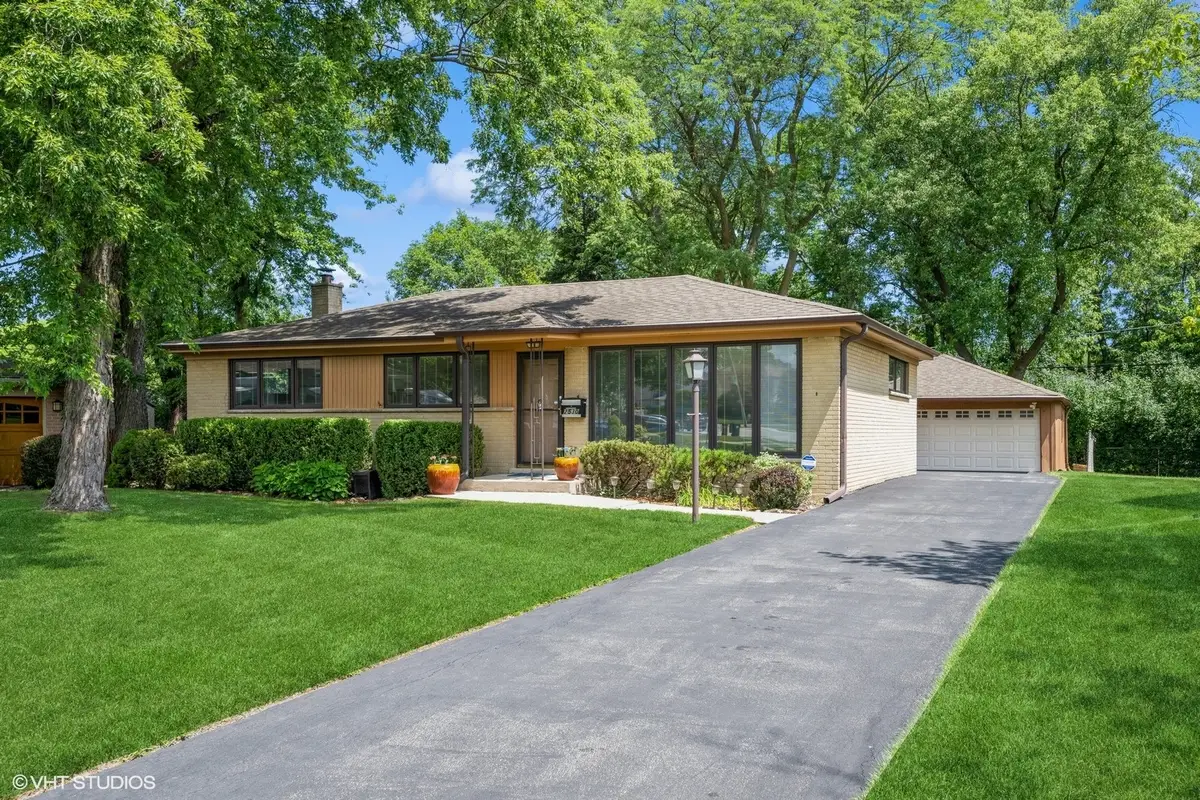 2530 Donald Court, Glenview, IL 60025 - #1