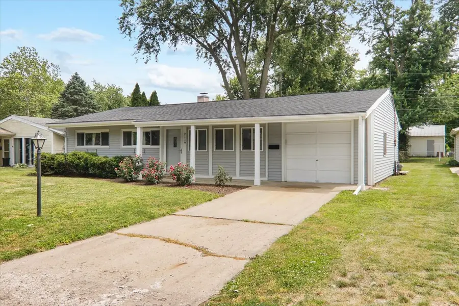 2119 Peirce Avenue, Bloomington, IL 61701 - #2